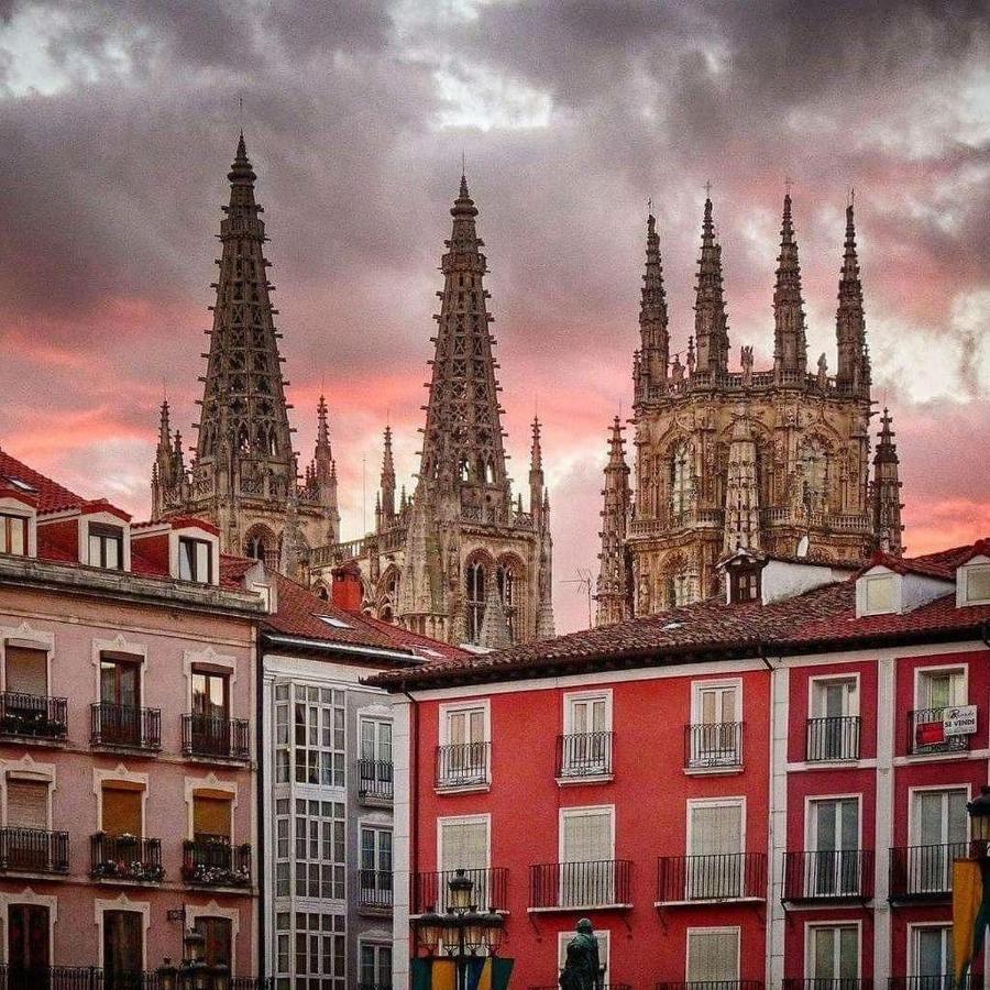 Atuaire Home Vivienda En Perfecta Ubicacion Al Lado De La Catedral De Burgo Esterno foto