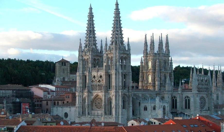 Atuaire Home Vivienda En Perfecta Ubicacion Al Lado De La Catedral De Burgo Esterno foto